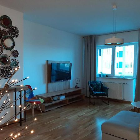 Bright, Modern & Cozy Apartment Tuzla Exterior foto